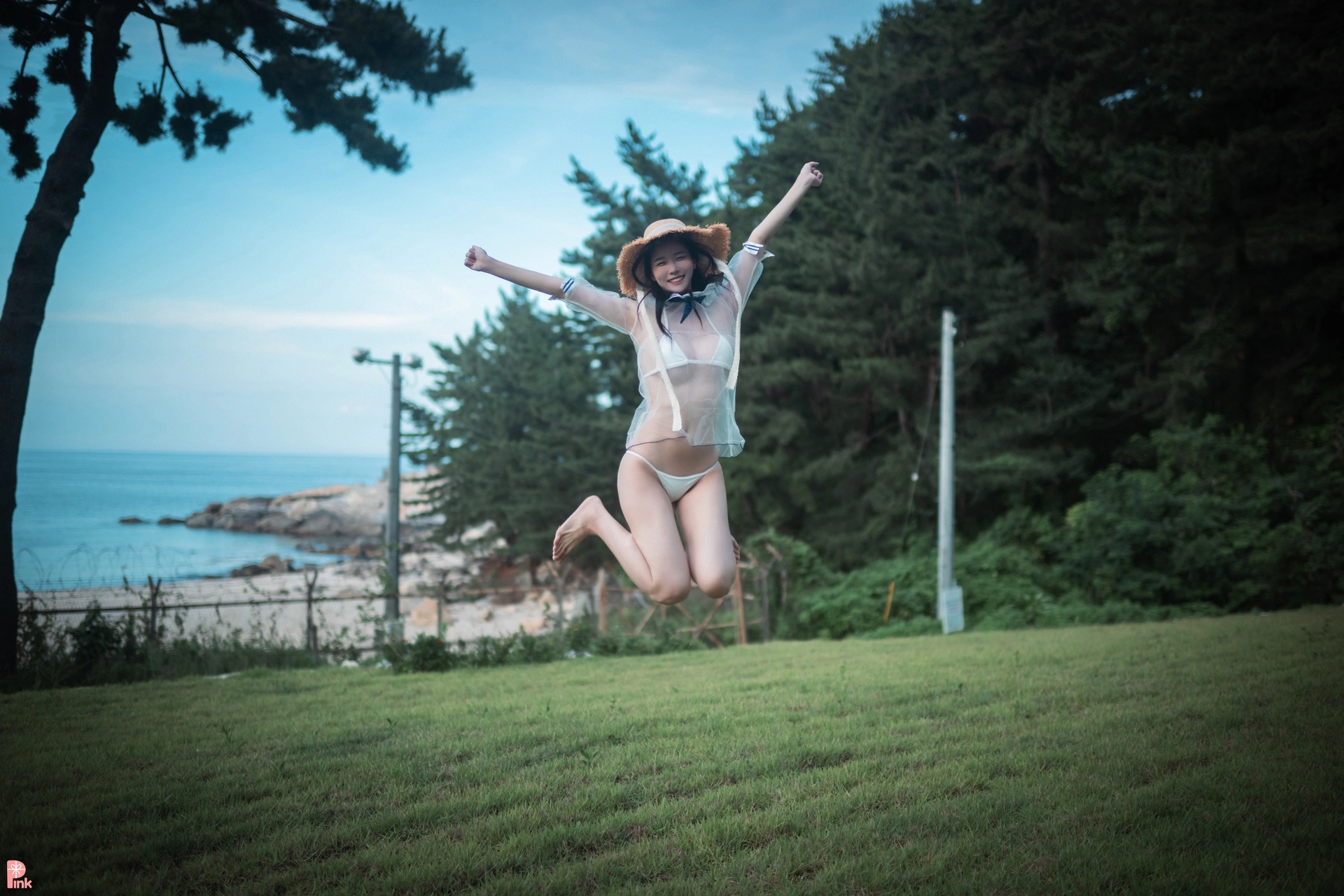 031.PINK- Lee Ahrin - Bikini Day 2