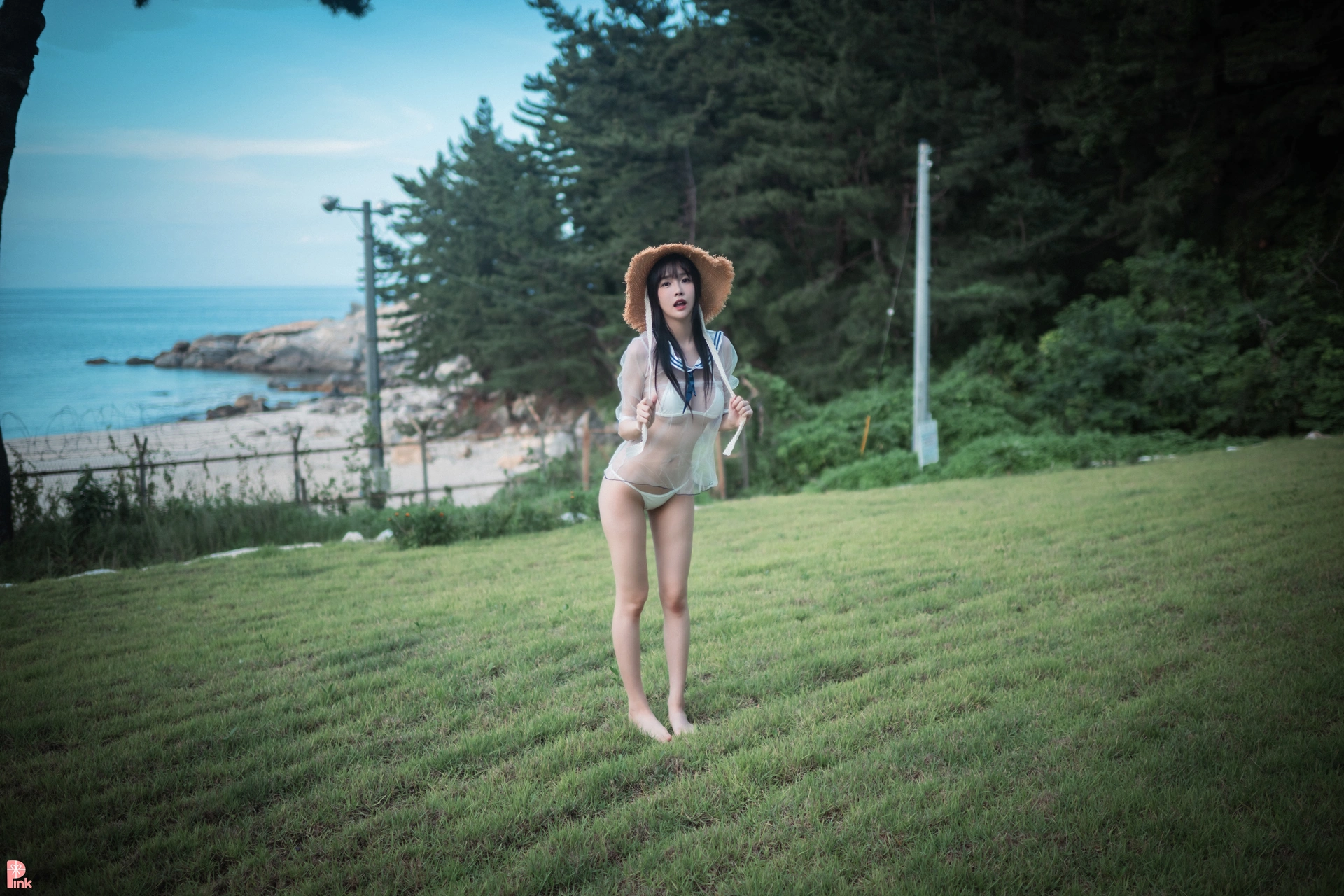 031.PINK- Lee Ahrin - Bikini Day 3